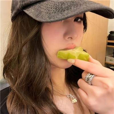 神秘裸女